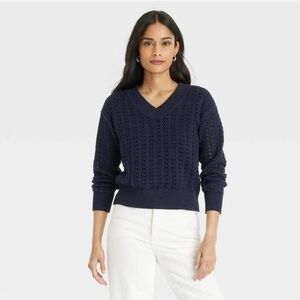 Universal Thread Goods Womens Navy Blue Knit Crewneck Sweater